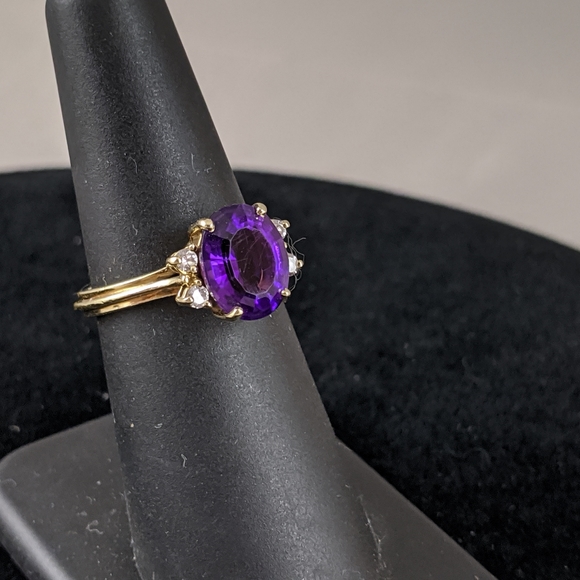 14K Gold Amethyst Solitaire Ring & Diamond Accents - Picture 8 of 8